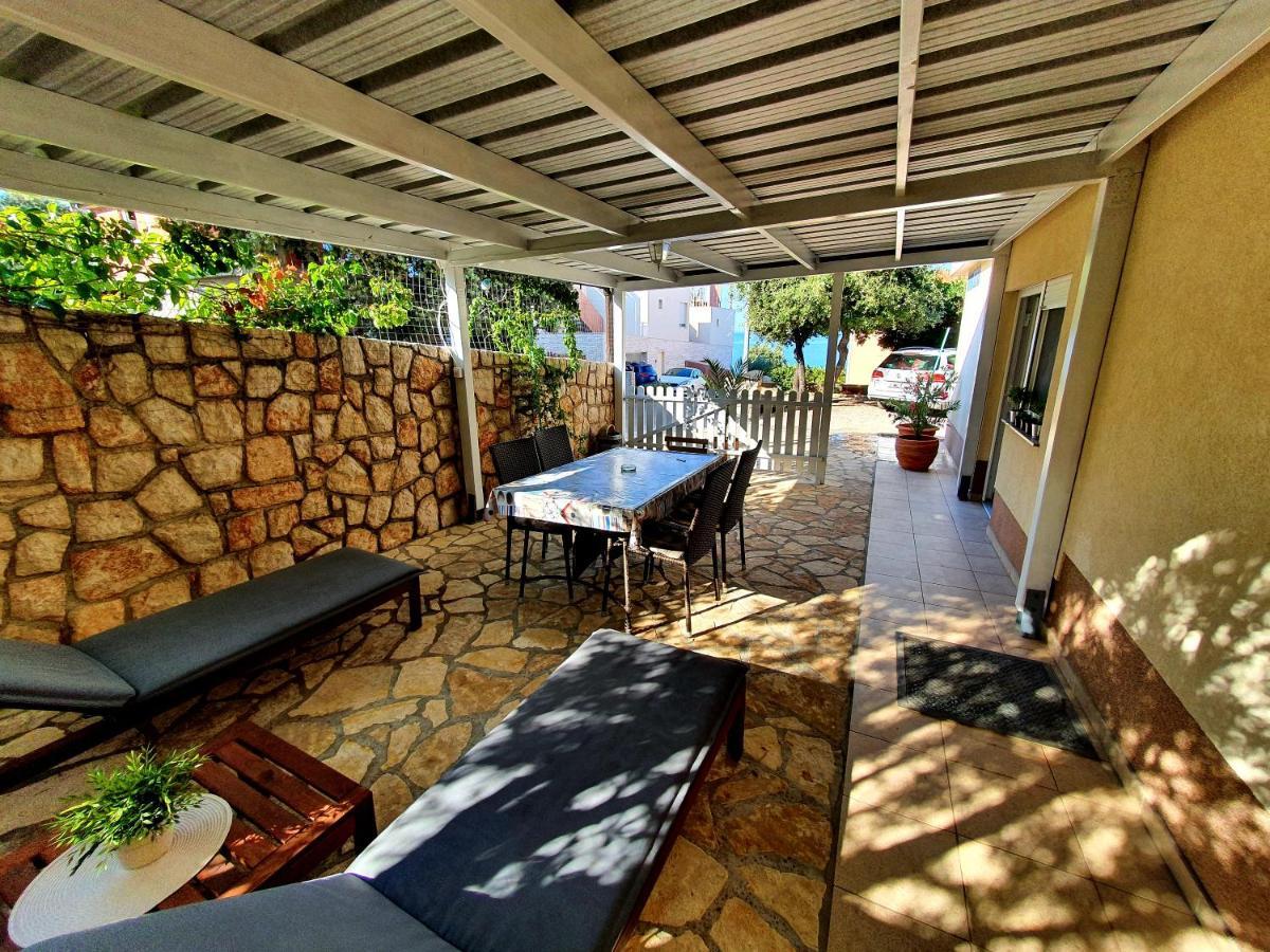 מאנדרה Apartments Cikac II - Modern Apartments By The Beach מראה חיצוני תמונה