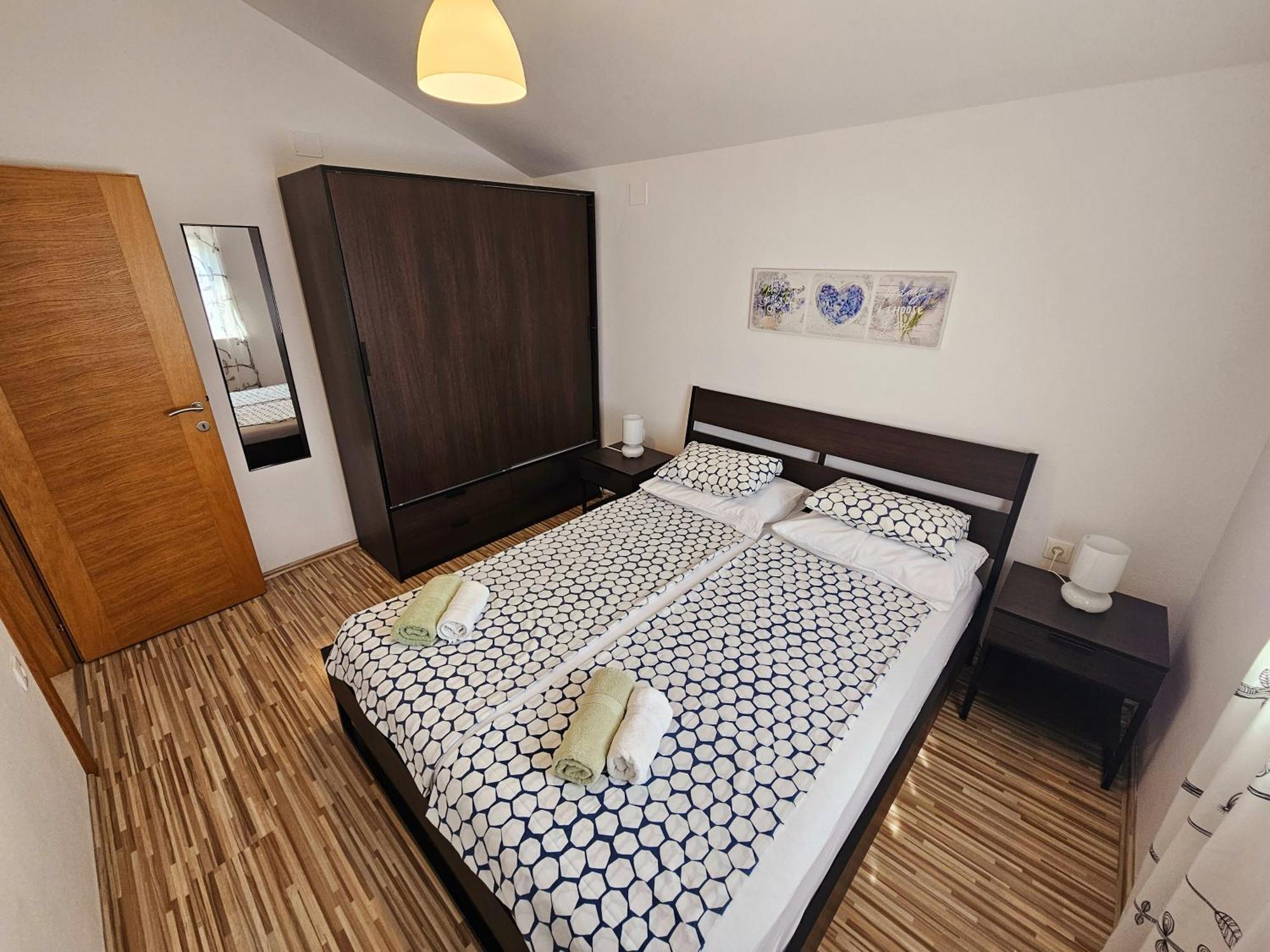 מאנדרה Apartments Cikac II - Modern Apartments By The Beach מראה חיצוני תמונה